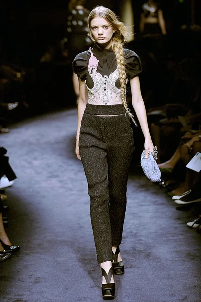 Look 28